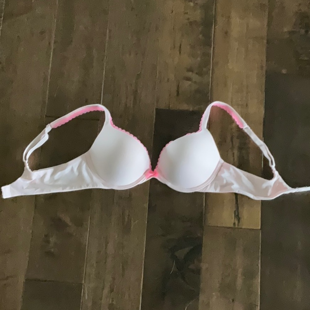 Victoria’s Secret Pink and White push up underwire Women's Bra Size 34B